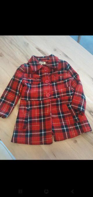 Abrigo de cuadros rojo chica El Corte Inglés