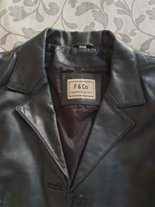 Chaqueta de Cuero Negra F & Co
