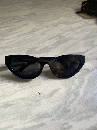Gafas de sol Miu Miu negras