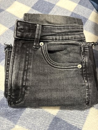 Pantalón D78 Gris en perfectas condiciones