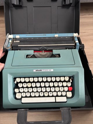 Máquina de escribir Olivetti Studio 46