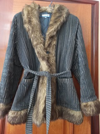 Trenka Zara Azul con Pelo Talla M