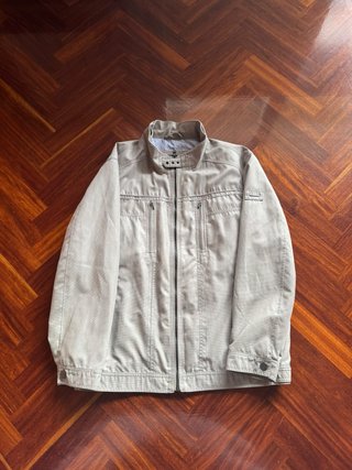 Cazadora primaveral beige