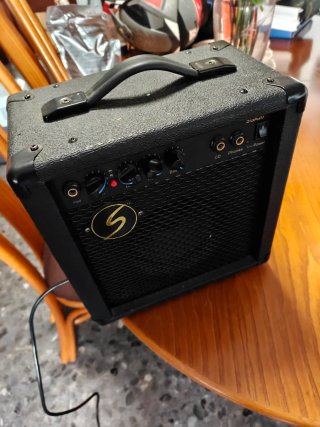 Amplificador de Guitarra Compacto