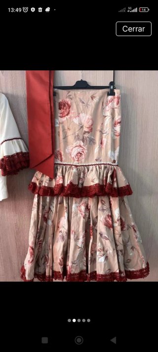 Blusa de Flamenca Beige y Roja y falda y cinturón