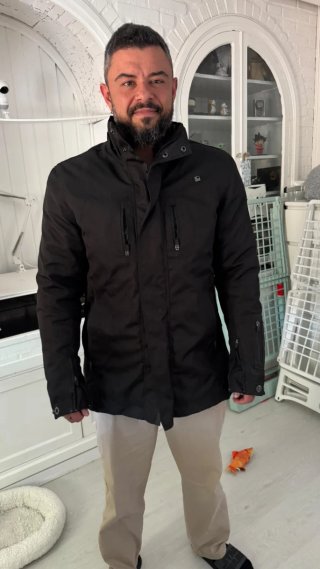 Chaqueta de Moto Negra Talla M mas mochila
