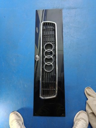 Rejilla Frontal Audi con Emblema