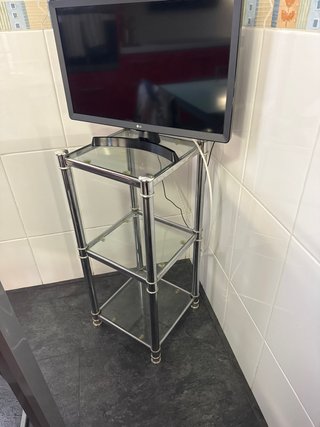Mesa Auxiliar de Cristal y Metal