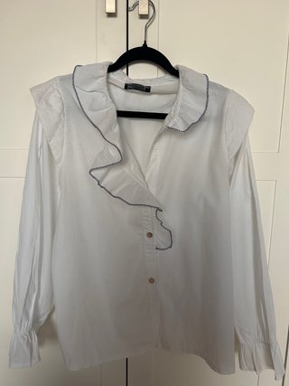 Blusa Blanca con Volante
