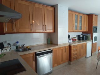 Muebles y encimera de cocina de madera