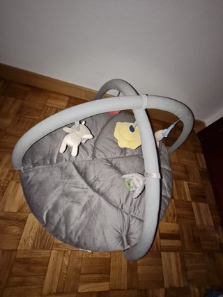 Gimnasio para Bebé con Forma de Hoja