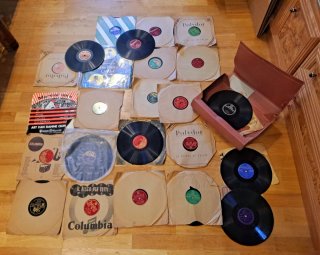 Lote 24 Discos de Pizarra 78 RPM y Vinilo