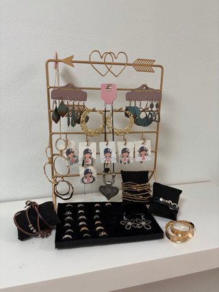 Lote de Joyería con Expositor