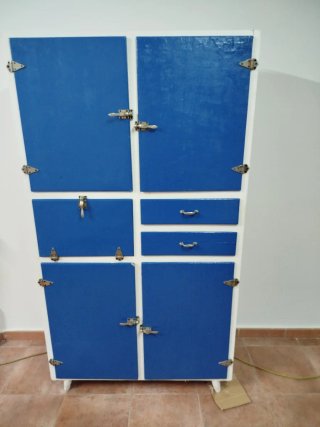 Alacena Antigua de Madera