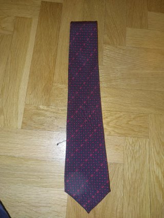 Corbata Azul con Estampado Rojo