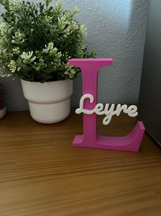 Figura 3D Letra L con Nombre Leyre