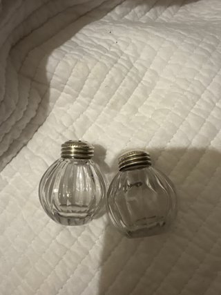 Set de 2 Saleros Antiguos con Tapa de Plata