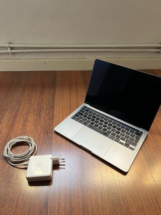 MacBook Pro 13 (M2, 2022)