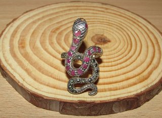 Anillo sortija de plata serpiente rosa marcasitas