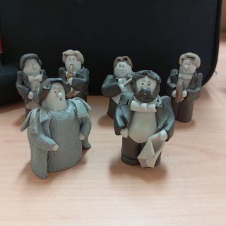 Colección de 6 Figuras de Ópera Artesanales