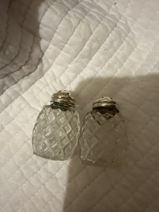 Set de 2 Saleros Antiguos Forma Piña