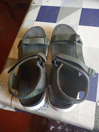 Chanclas con Velcro Verde Oliva