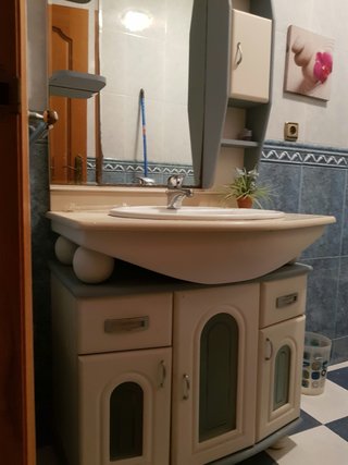 Mueble de baño con lavabo