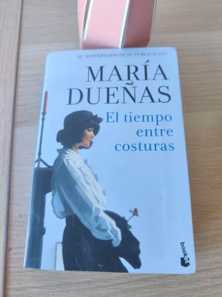 Libro el tiempo entre costuras