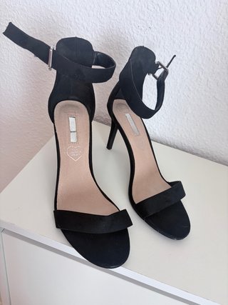 Zapatos de tacón negros