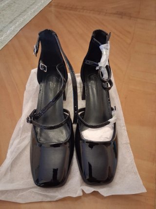 Zapatos de Charol Negros