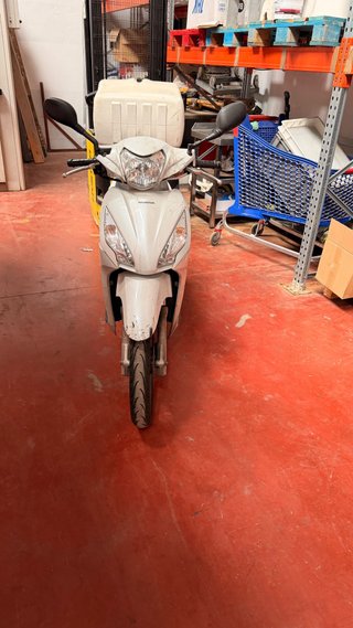 Honda Vision 110 Blanca
