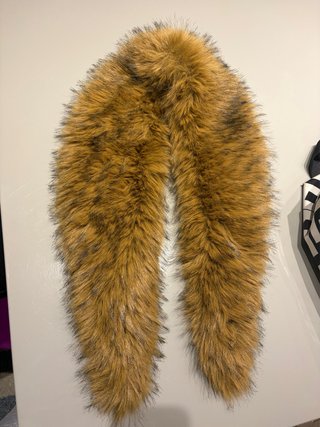 Cuello de Pelo Sintético Marrón