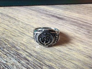 Anillo Estilo Gótico con Ancla