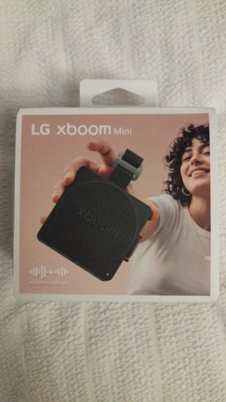 Altavoz LG XBOOM Mini sin abrir
