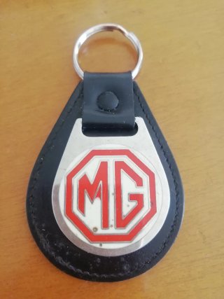 Llavero MG