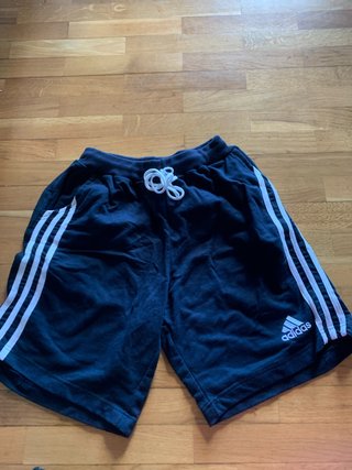 Pantalón corto Adidas negro