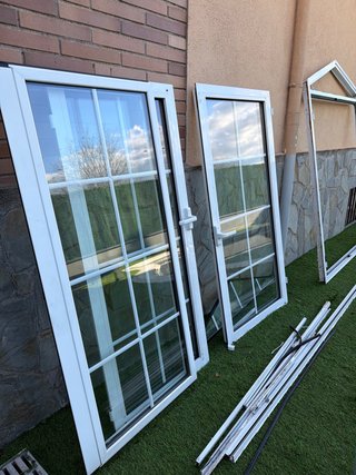 Conjunto de Ventana y Puerta de Aluminio