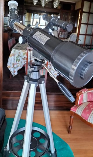 Telescopio Refractor 400/70 con Trípode