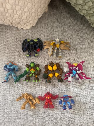 Lote de 64 figuras Gormiti