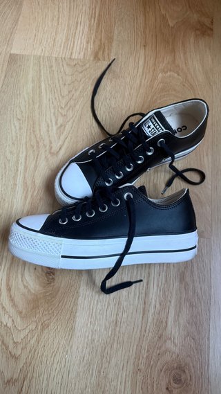 Zapatillas Converse Negras talla 36 de mujer.