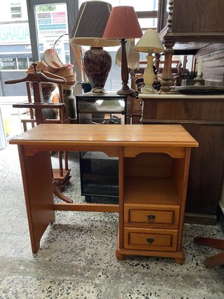 Mesa de estudio de madera de pino