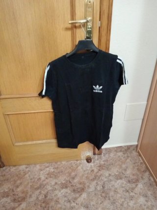 Camiseta Adidas Negra