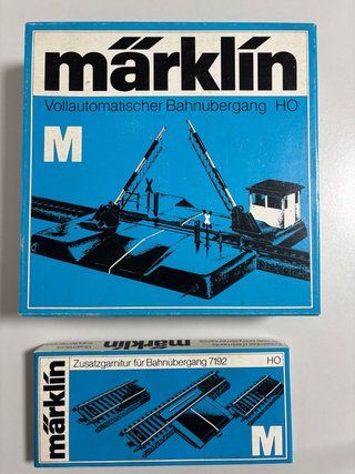 Set paso nivel automático Märklin M NUEVO.
