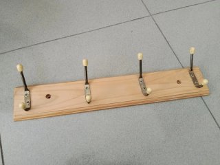 Colgador de pared de madera