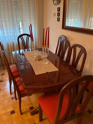 Tavolo da pranzo con 8 sedie