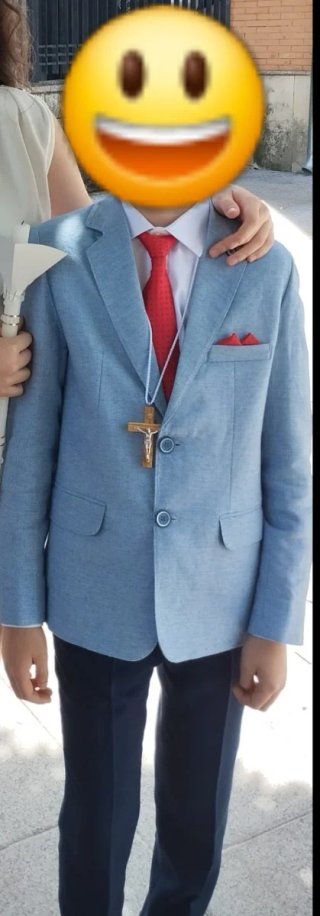 Traje de comunión o eventos. El precio negociable.