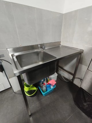 Fregadero de acero inoxidable con Escurridor