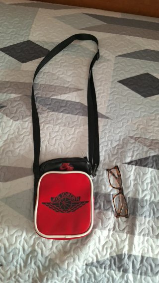 Bandolera Jordan Negra y Roja