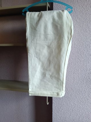 Pantalón pirata beige