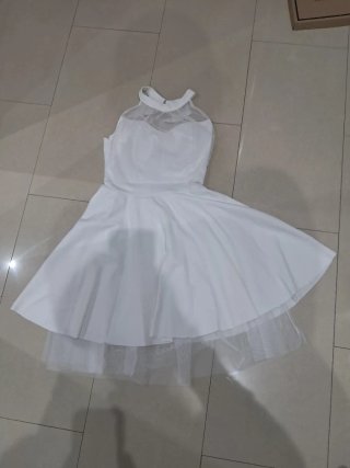 Vestido blanco con detalles de tul